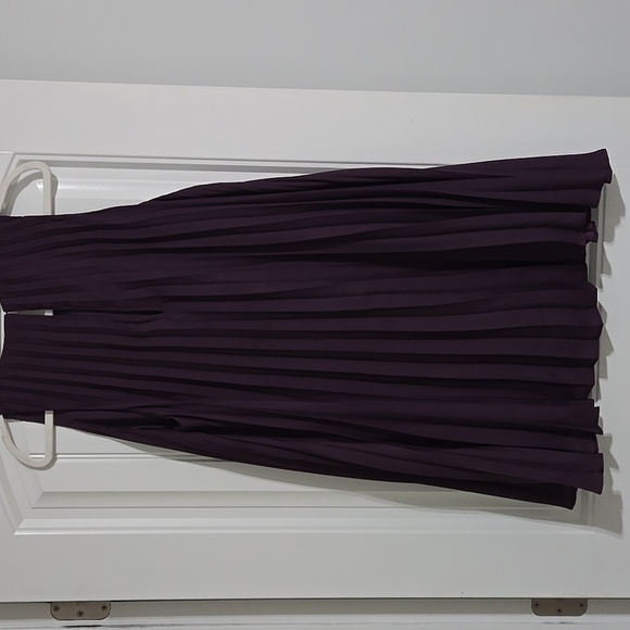 BB DAKOTA Edisto pleated dress in Black Orchid Plum Sz M NWOT - Picture 6 of 6